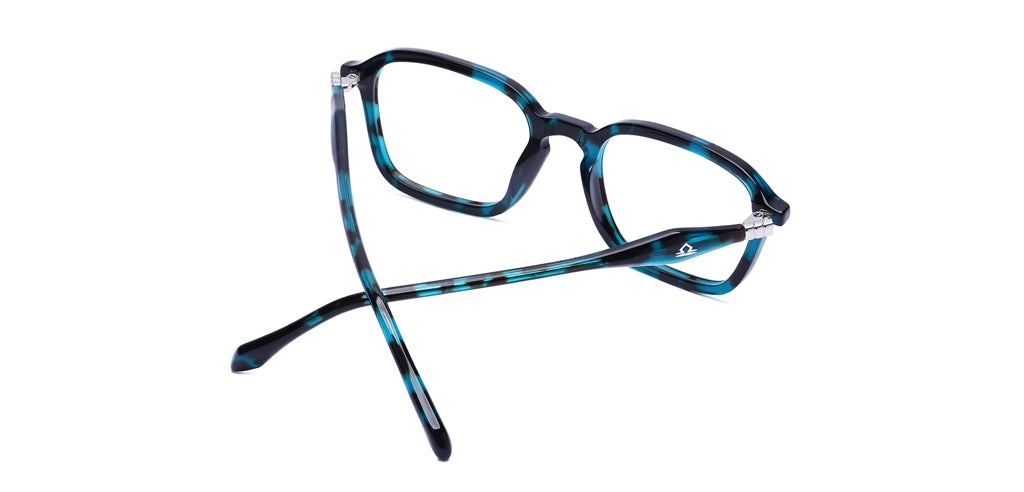 Green_Demi_with_Demi