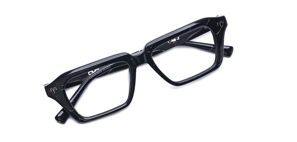 Black_Demi_with_Demi