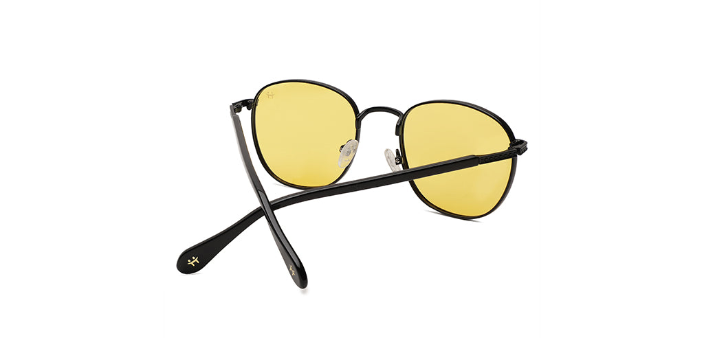 Black_Matte_with_Yellow_Lens