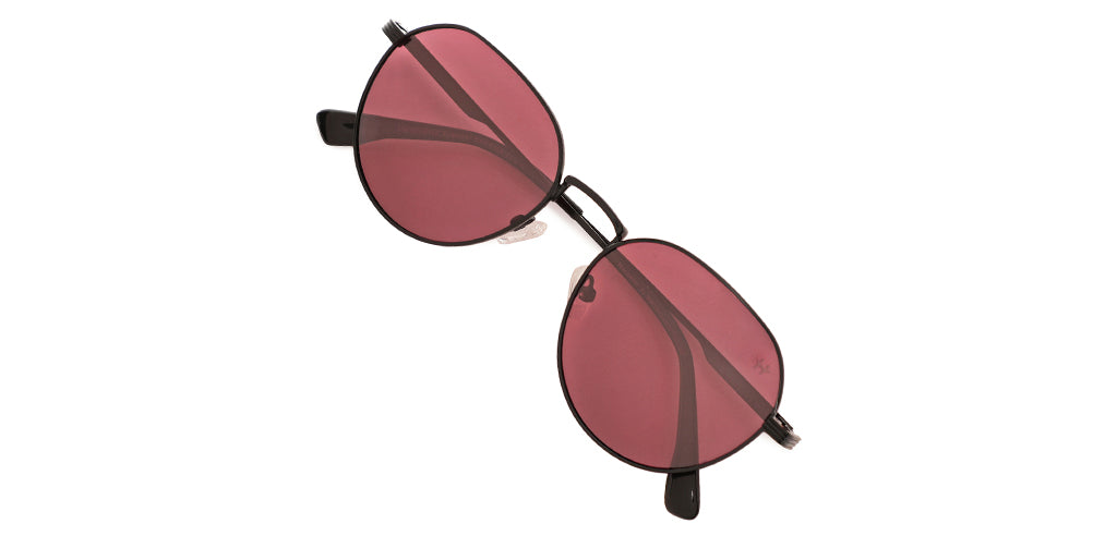 Black_Matte_with_Red_Lens