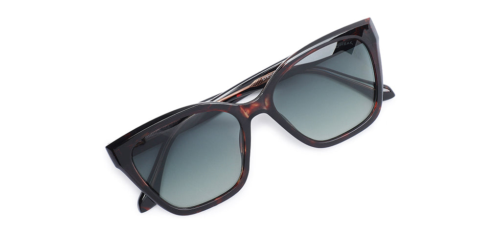 Brown_Demi_with_Green_Lens