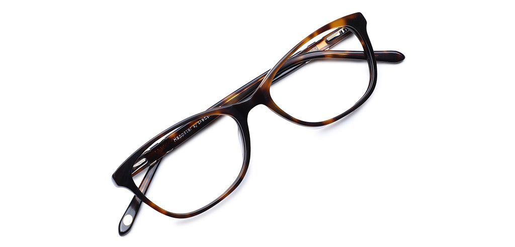 Brown_Demi_with_Demi