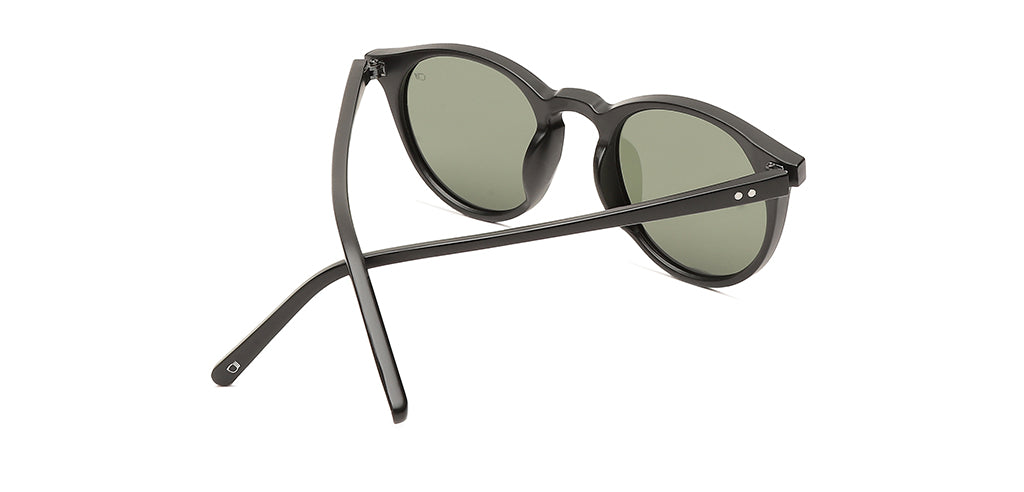 Black_Matte_with_Green_Lens