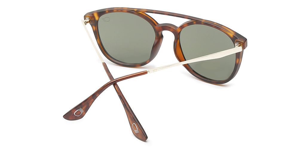 Brown_Demi_with_Green_Lens