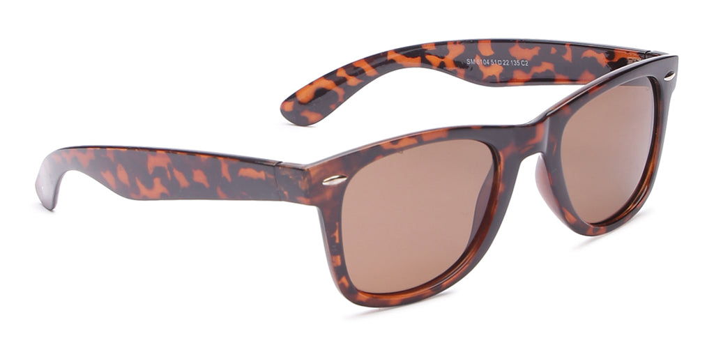 Brown_Demi_with_Demi_Lens