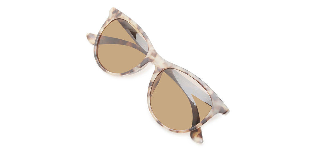 Demi_with_Brown_Lens