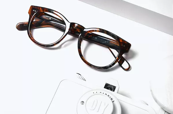 Read Best Optical Eye Frames for Men and Women Specsmakers