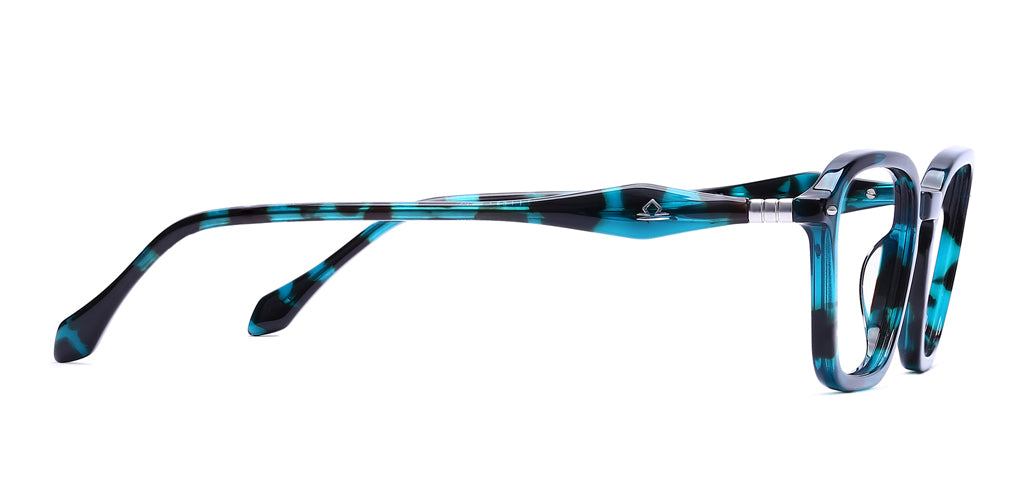 Green_Demi_with_Demi