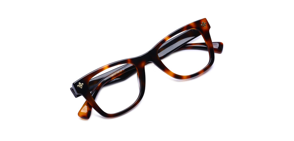 Brown_Demi_with_Demi