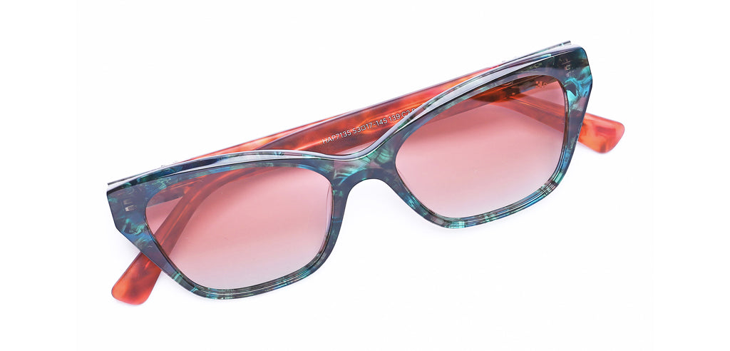 Green_Demi_with_Red_Lens