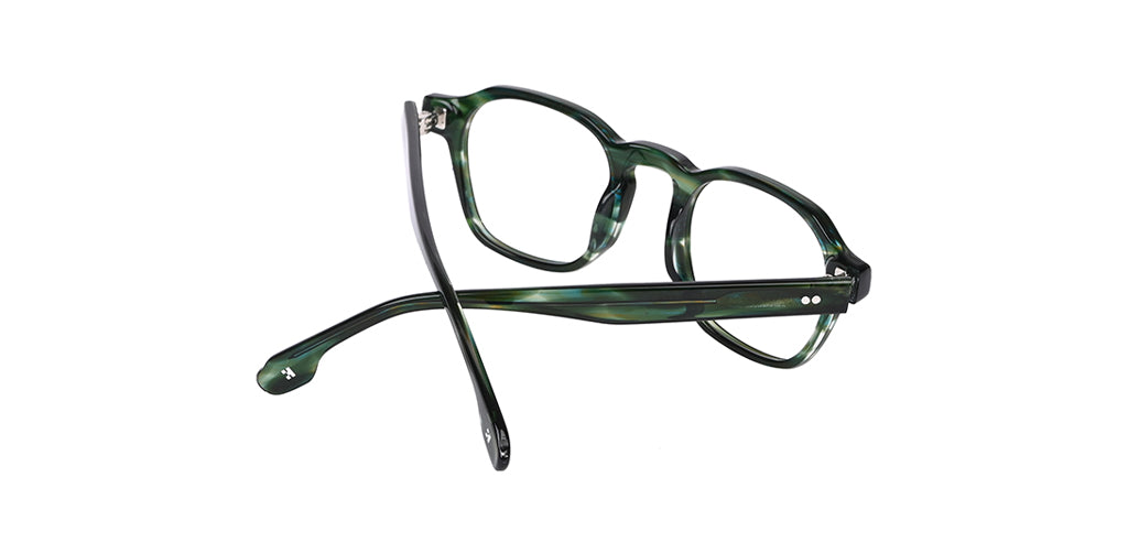 Green_Demi_with_Demi