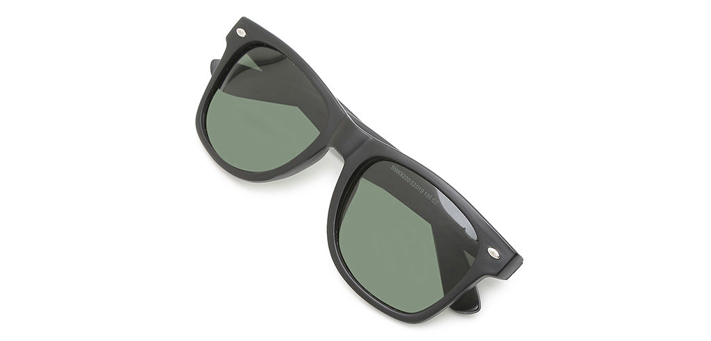 Black_Matte_with_Green_Lens